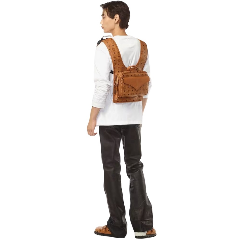 MCM Aren Multi-Backpack In Visetos - Picture 7 of 10